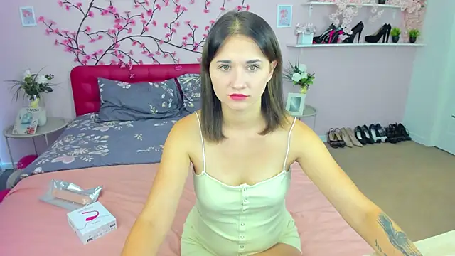 VivienSquare online show from September 15, 6:35 am