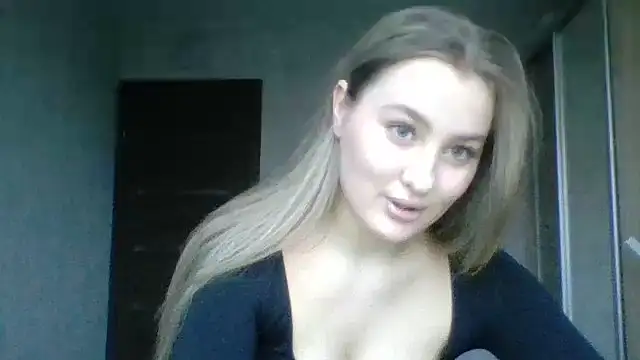 Snapshot of Karyllia chatting on October 4, 2:48 pm Karyllia online show from October 4, 2:48 pm