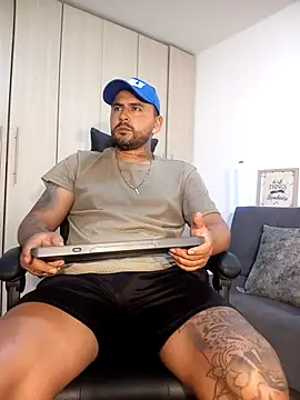 Snapshot of david_k10 chatting on November 4, 12:43 am david k10 online show from November 4, 12:43 am