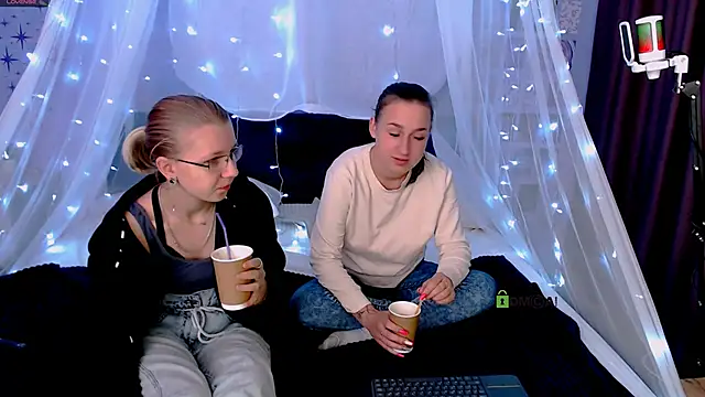 Snapshot of gloria_bubble chatting on September 26, 5:33 am gloria bubble online show from September 26, 5:33 am