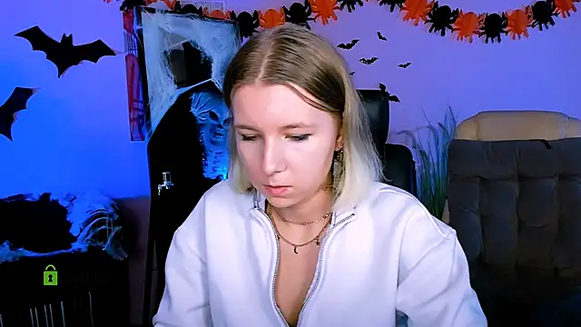 Snapshot of gloria_bubble chatting on October 22, 11:43 am gloria bubble online show from October 22, 11:43 am