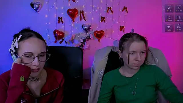 Snapshot of gloria_bubble chatting on March 2, 9:32 pm gloria bubble online show from March 2, 9:32 pm