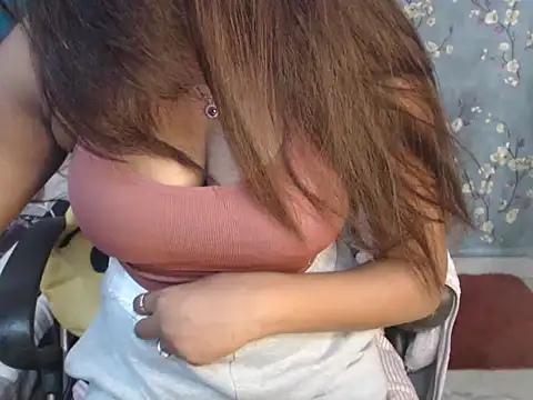 Snapshot of hot_riaa25 chatting on February 20, 5:35 pm hot riaa25 online show from February 20, 5:35 pm