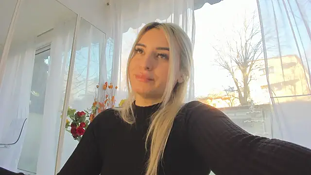 Ella Vee online show from March 10, 5:56 am