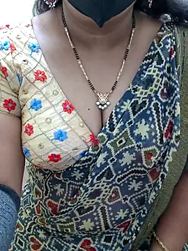 luci-queen online show from June 13, 5:00 pm