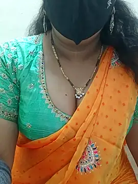 luci-queen online show from June 14, 6:37 am