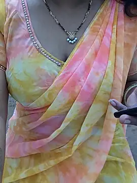 luci-queen online show from June 19, 9:13 am