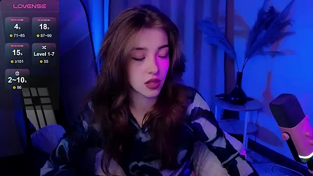 Snapshot of AstraMist chatting on September 25, 2:10 pm AstraMist online show from September 25, 2:10 pm