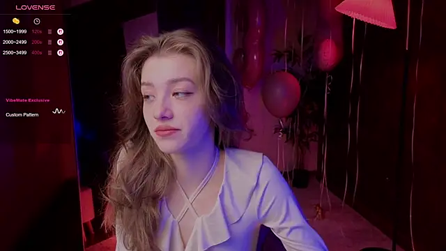 Snapshot of AstraMist chatting on October 21, 5:41 am AstraMist online show from October 21, 5:41 am