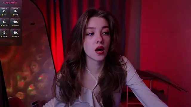 Snapshot of AstraMist chatting on October 22, 1:11 pm AstraMist online show from October 22, 1:11 pm