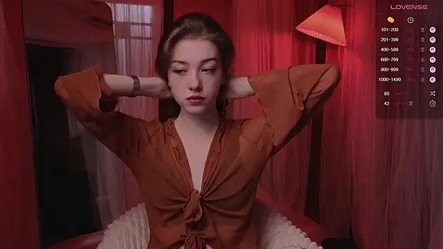 Snapshot of AstraMist chatting on November 27, 5:31 am AstraMist online show from November 27, 5:31 am