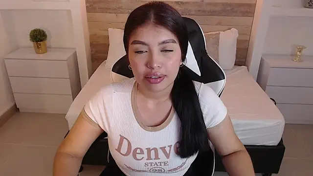 Snapshot of carriepink_ chatting on September 23, 12:19 pm carriepink online show from September 23, 12:19 pm