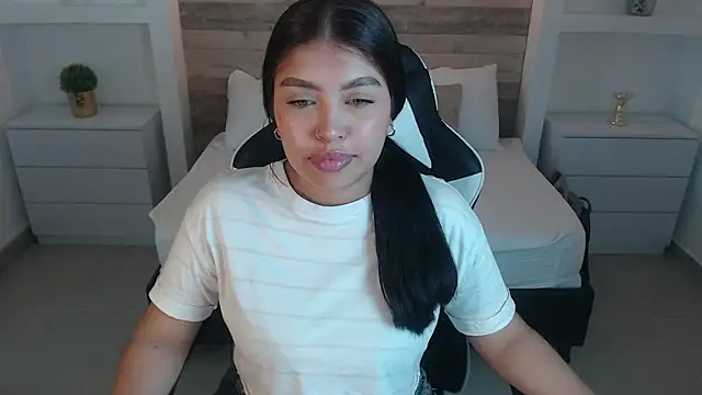 Snapshot of carriepink_ chatting on September 24, 11:13 am carriepink online show from September 24, 11:13 am