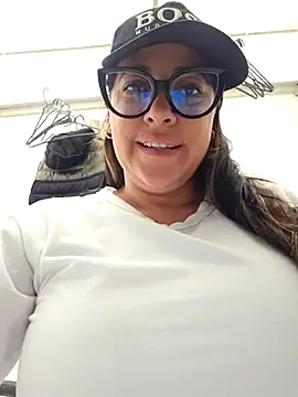 Nicoleefaith  online show from March 22, 8:12 pm