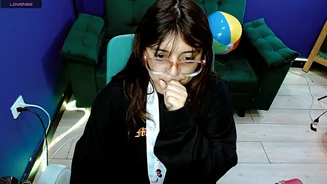 Snapshot of lCherryBlossoml chatting on September 18, 2:19 pm lCherryBlossoml online show from September 18, 2:19 pm