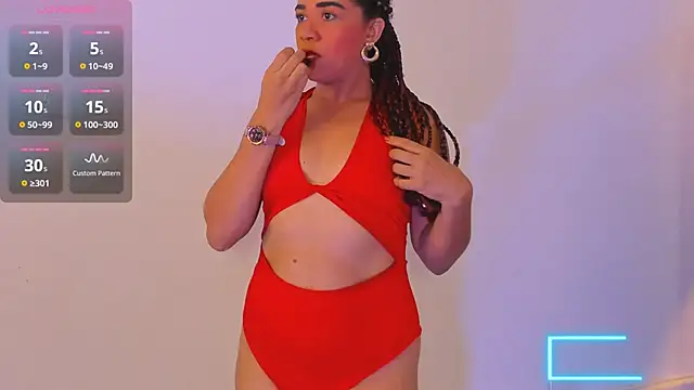 Snapshot of charlotte_dante212 chatting on June 22, 8:00 am charlotte dante212 online show from June 22, 8:00 am