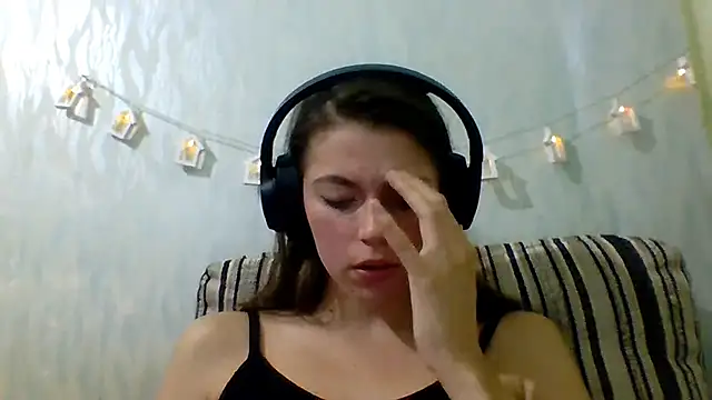 Snapshot of CutieAnny chatting on September 9, 4:56 am CutieAnny online show from September 9, 4:56 am