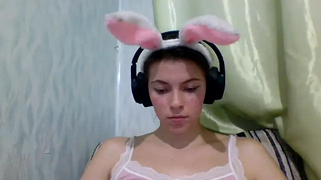 Snapshot of CutieAnny chatting on September 15, 5:46 pm CutieAnny online show from September 15, 5:46 pm