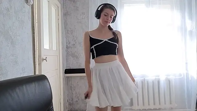 Snapshot of CutieAnny chatting on October 2, 5:58 am CutieAnny online show from October 2, 5:58 am