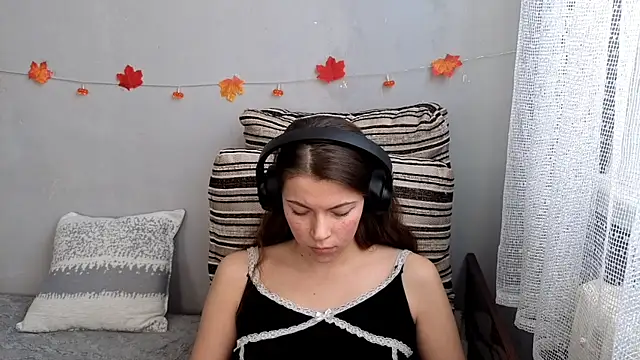 Snapshot of CutieAnny chatting on October 25, 6:10 am CutieAnny online show from October 25, 6:10 am