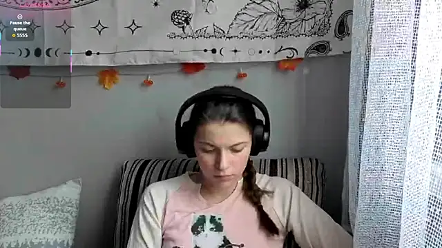 Snapshot of CutieAnny chatting on November 29, 6:27 am CutieAnny online show from November 29, 6:27 am