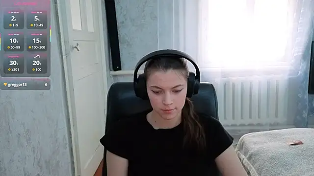 Snapshot of CutieAnny chatting on December 3, 4:53 am CutieAnny online show from December 3, 4:53 am