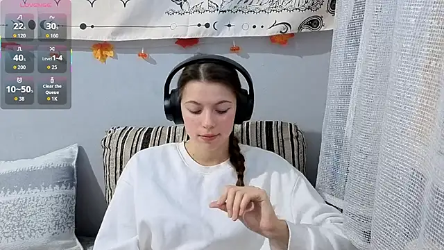 Snapshot of CutieAnny chatting on December 16, 4:28 am CutieAnny online show from December 16, 4:28 am