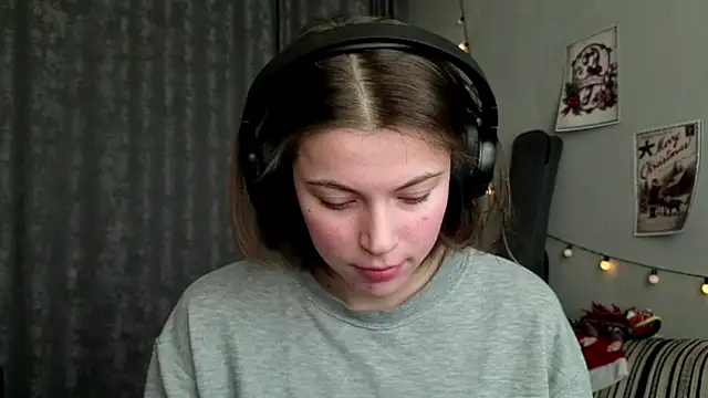 Snapshot of CutieAnny chatting on January 12, 6:07 am CutieAnny online show from January 12, 6:07 am