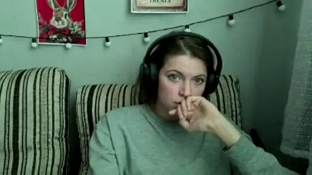 Snapshot of CutieAnny chatting on January 13, 6:08 am CutieAnny online show from January 13, 6:08 am