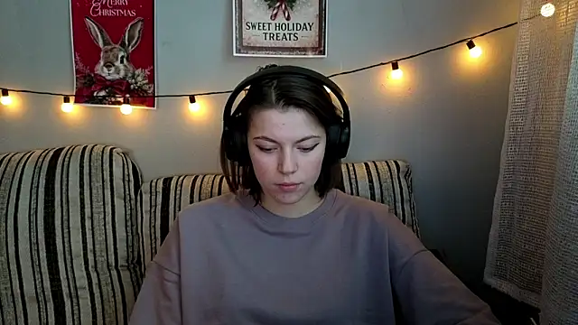 Snapshot of CutieAnny chatting on February 2, 4:11 am CutieAnny online show from February 2, 4:11 am