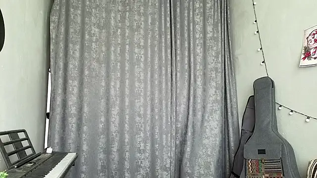 Snapshot of CutieAnny chatting on February 11, 6:07 am CutieAnny online show from February 11, 6:07 am