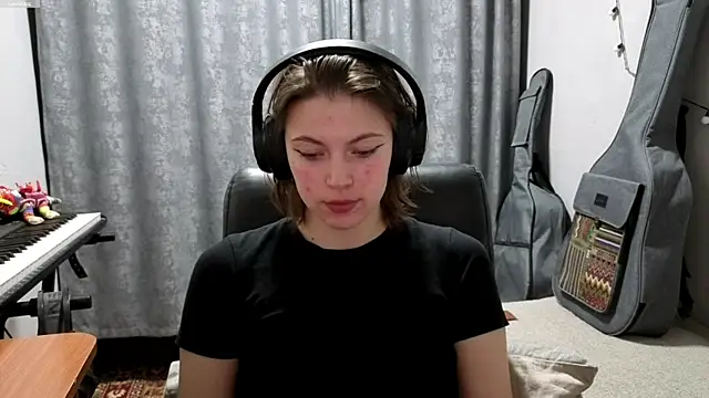 CutieAnny online show from May 10, 8:14 pm