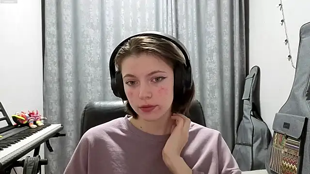 CutieAnny online show from May 11, 8:17 pm