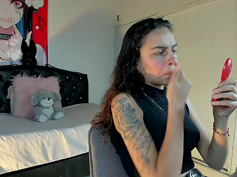 Skylovershot online show from February 20, 1:44 pm