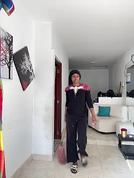 zaracollins01 online show from October 2, 12:12 pm