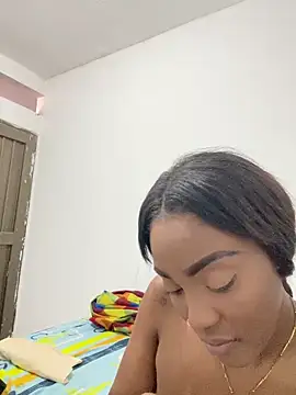 zaracollins01 online show from December 1, 5:29 pm