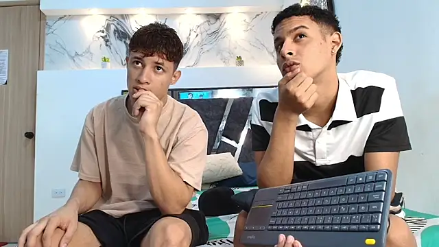 Snapshot of GRETTY_BOYS chatting on October 22, 7:19 am GRETTY BOYS online show from October 22, 7:19 am