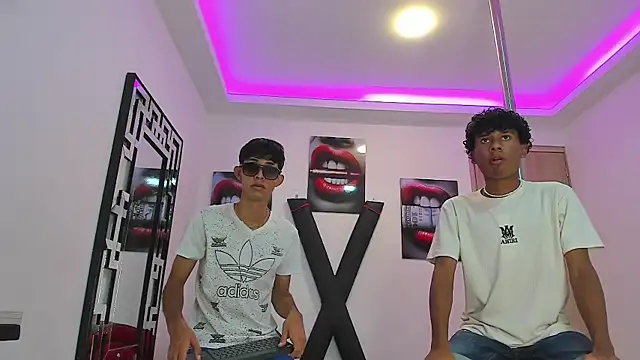 LONDON BOYS1 online show from September 11, 7:19 am