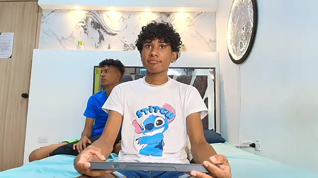 LONDON BOYS1 online show from October 1, 1:22 am