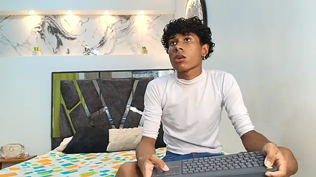 LONDON BOYS1 online show from October 12, 1:26 am