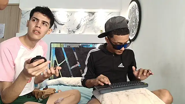 YOUNGS GUYS online show from September 18, 7:16 pm