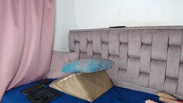Alexa-Hunter online show from May 10, 10:59 pm