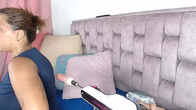 Alexa-Hunter online show from May 13, 10:49 pm