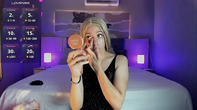 Snapshot of Isabella_glam chatting on October 7, 7:00 pm Isabella glam online show from October 7, 7:00 pm