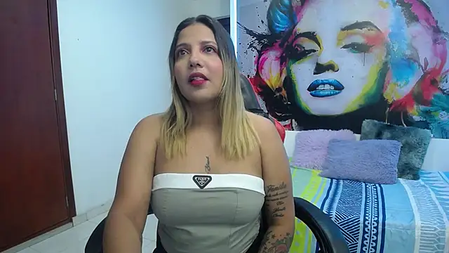 tiana breeze online show from October 2, 3:02 am