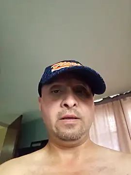 Snapshot of RasingSpark chatting on December 18, 9:10 pm RasingSpark online show from December 18, 9:10 pm