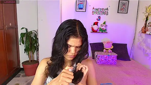 emycarver09 online show from December 5, 11:52 am