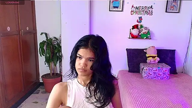 emycarver09 online show from December 14, 11:48 am