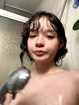 sukubo   online show from October 6, 6:05 pm