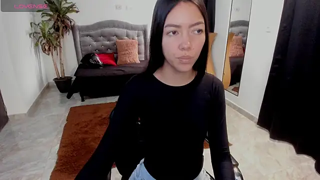 Snapshot of fox_valerie chatting on February 24, 2:59 pm fox valerie online show from February 24, 2:59 pm